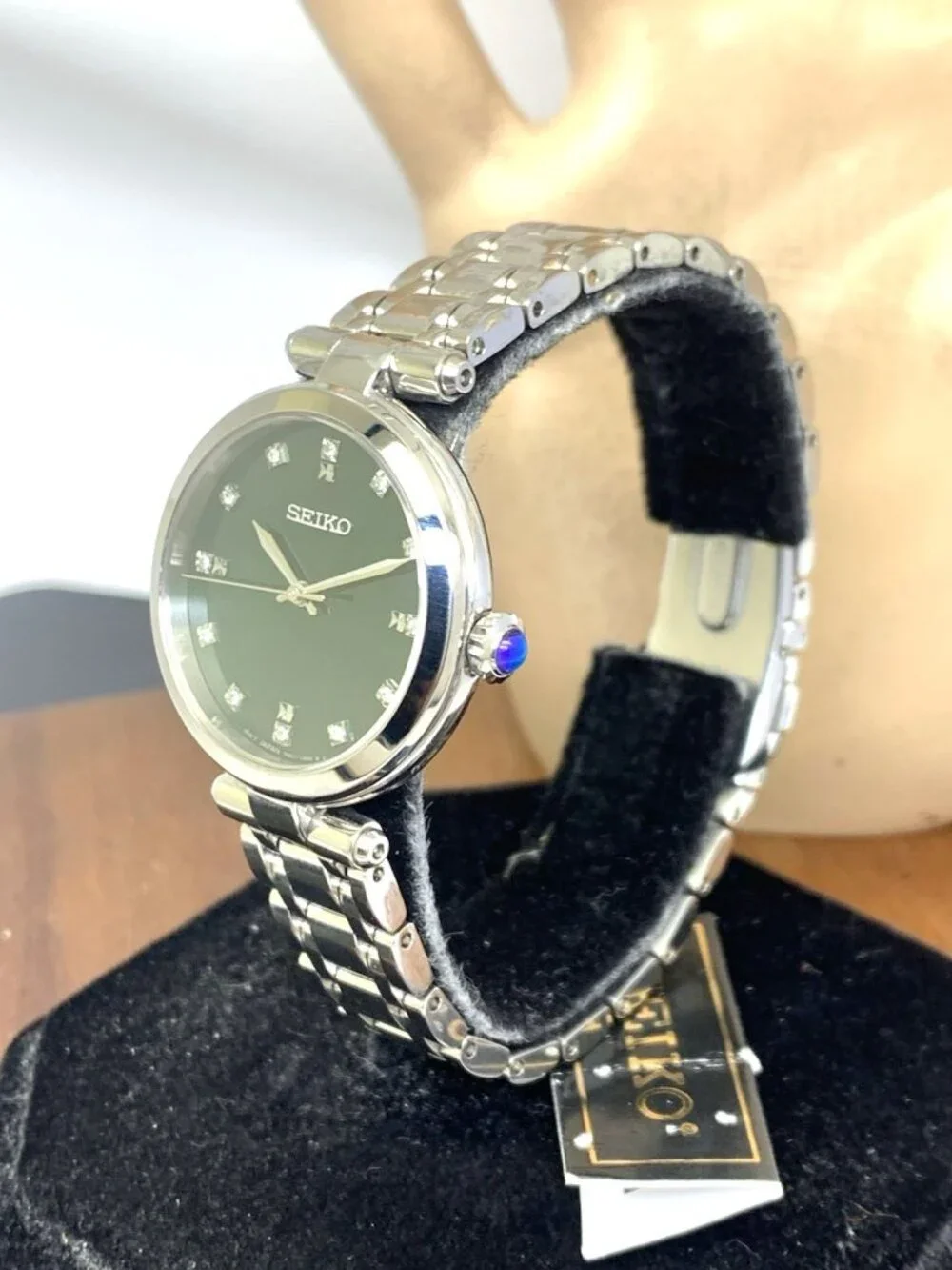 Seiko Women's Watch SRZ535 Quartz Diamond Green Mother of Pearl Dial Steel 30mm